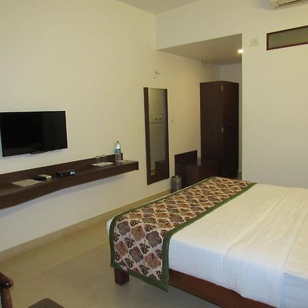 Hotel Palguni Residency Hassan Exterior foto