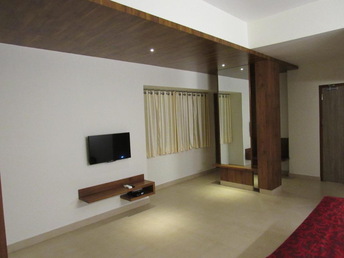 Hotel Palguni Residency Hassan Exterior foto