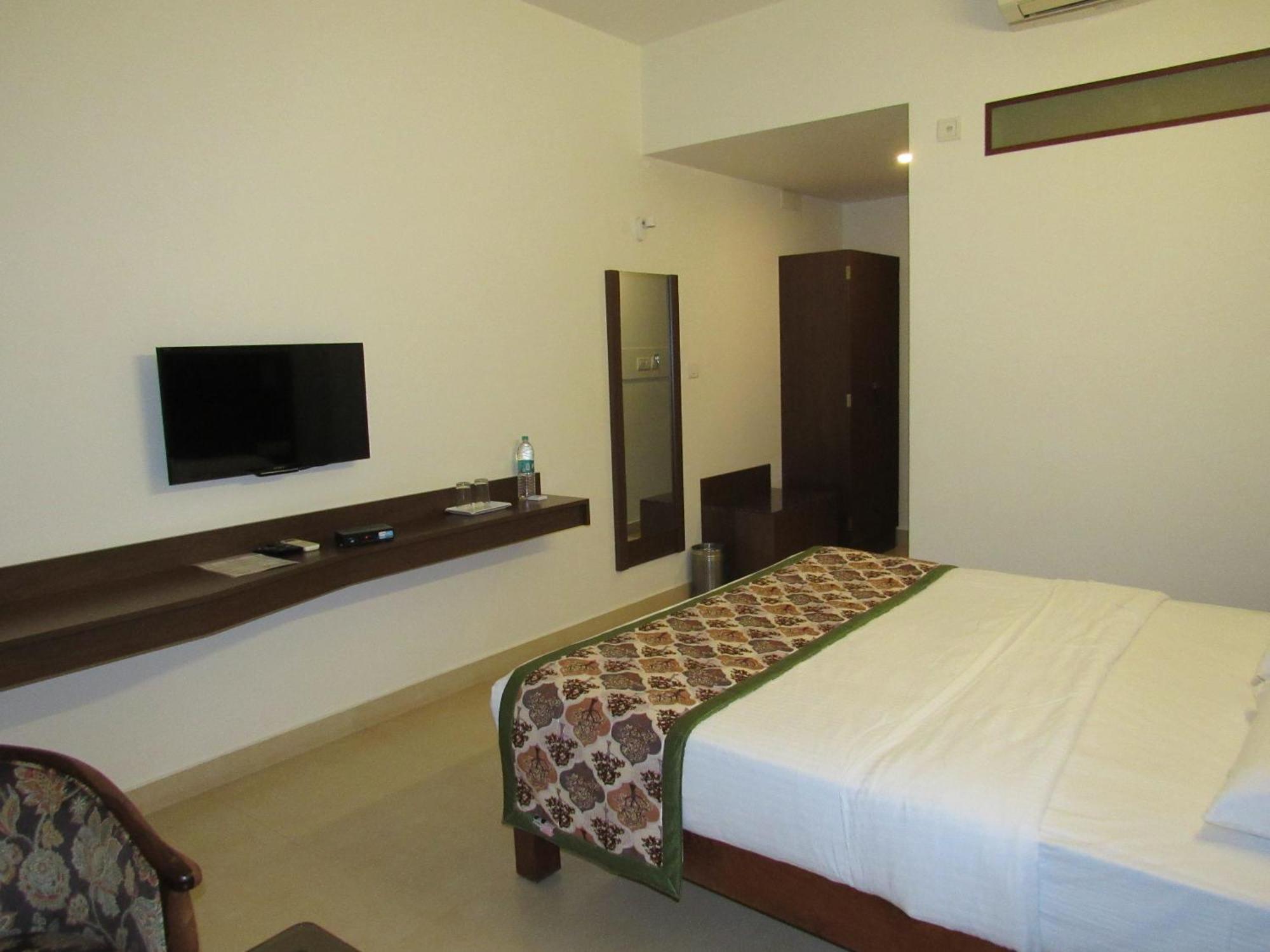 Hotel Palguni Residency Hassan Exterior foto