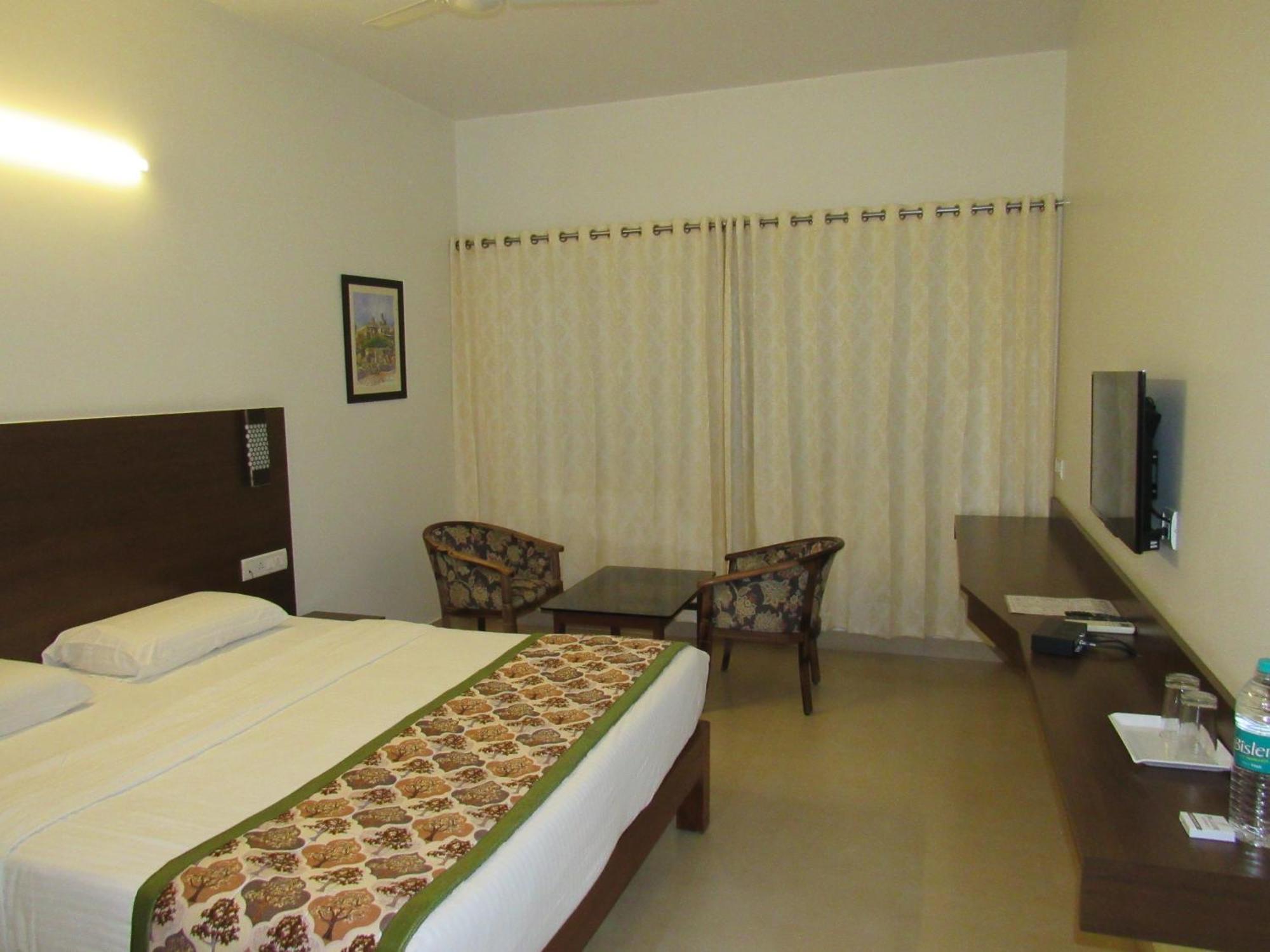 Hotel Palguni Residency Hassan Exterior foto