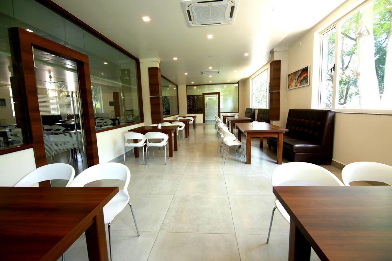 Hotel Palguni Residency Hassan Exterior foto