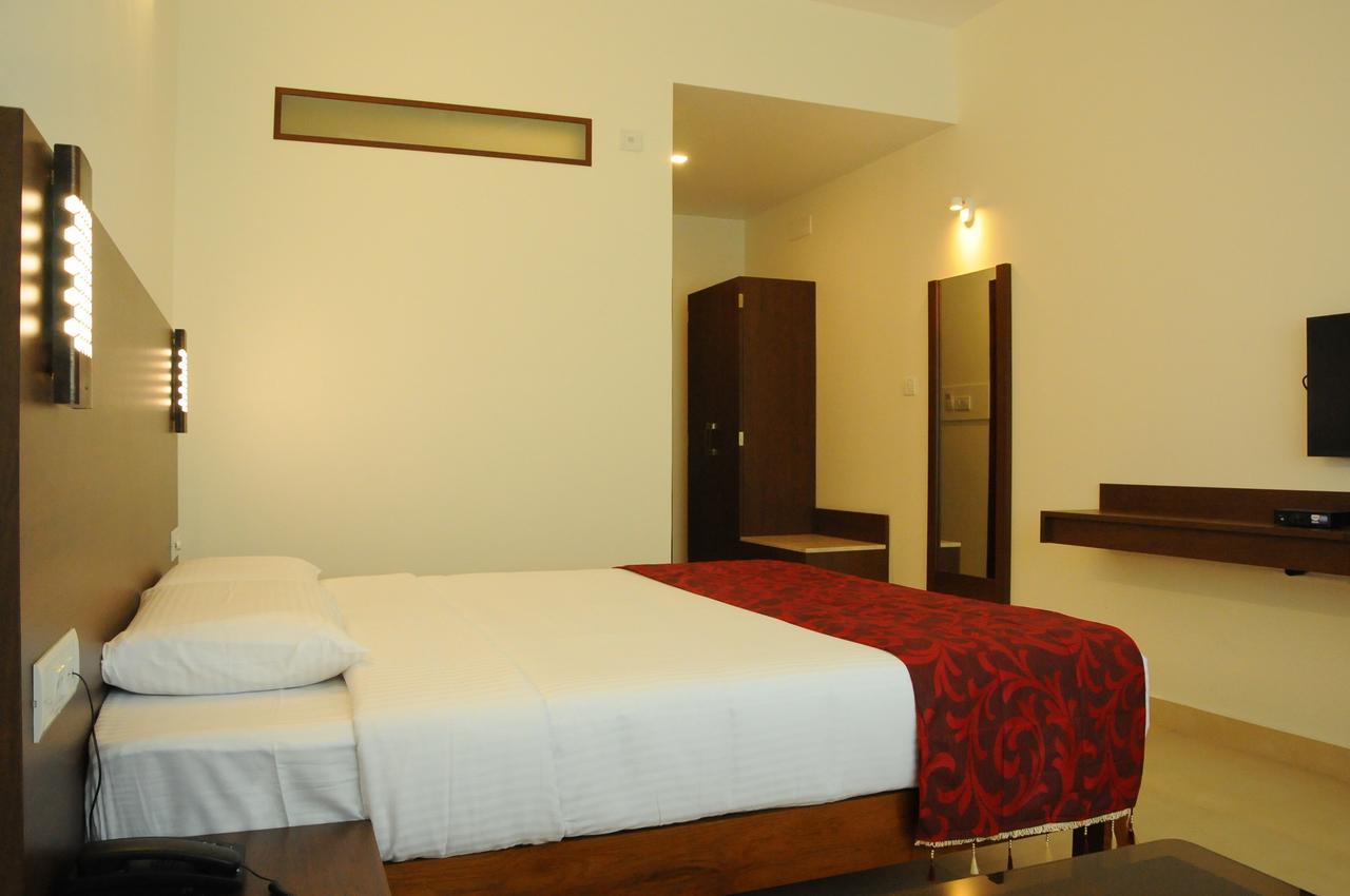 Hotel Palguni Residency Hassan Exterior foto